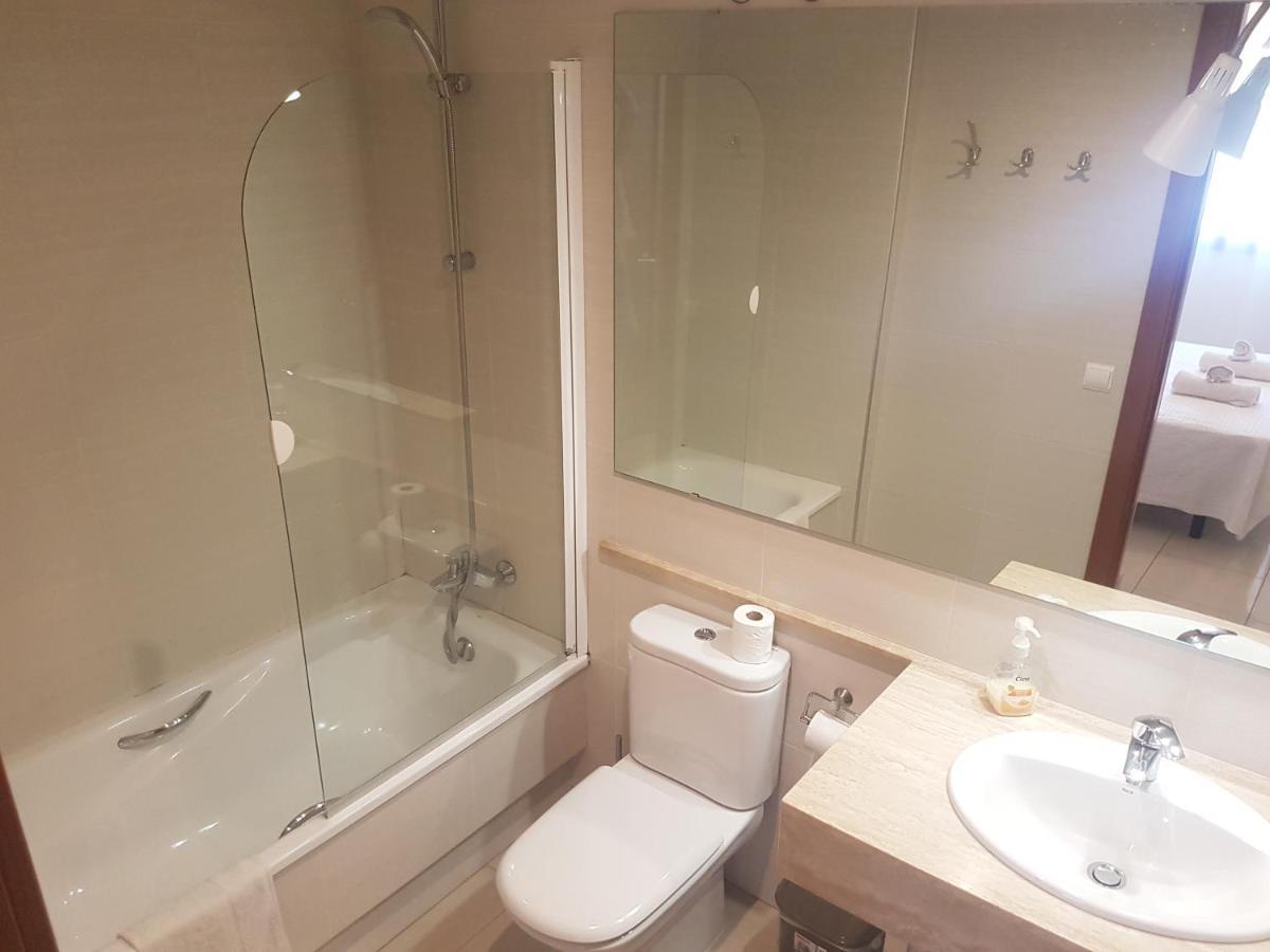 Beautiful Apartment 75M2 With View At The Beach, Pool, Parking โรเซส ภายนอก รูปภาพ