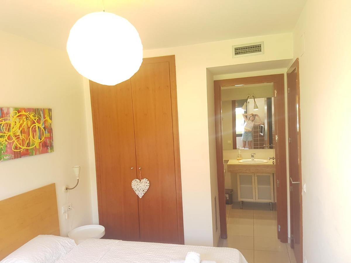 Beautiful Apartment 75M2 With View At The Beach, Pool, Parking โรเซส ภายนอก รูปภาพ